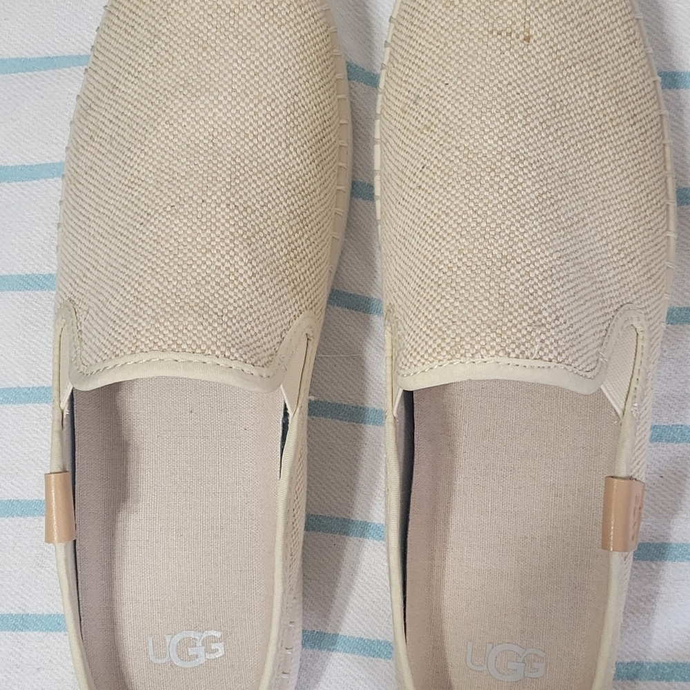 Ugg slip on shoes size 9 1/2
